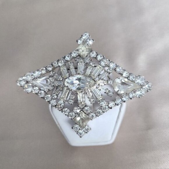Stunning Jay Flex Clear Crystal Brooch - Picture 3 of 5
